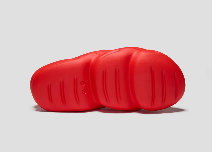 Crocs × TEDxPortland Steven Smith clog in red, seen from above